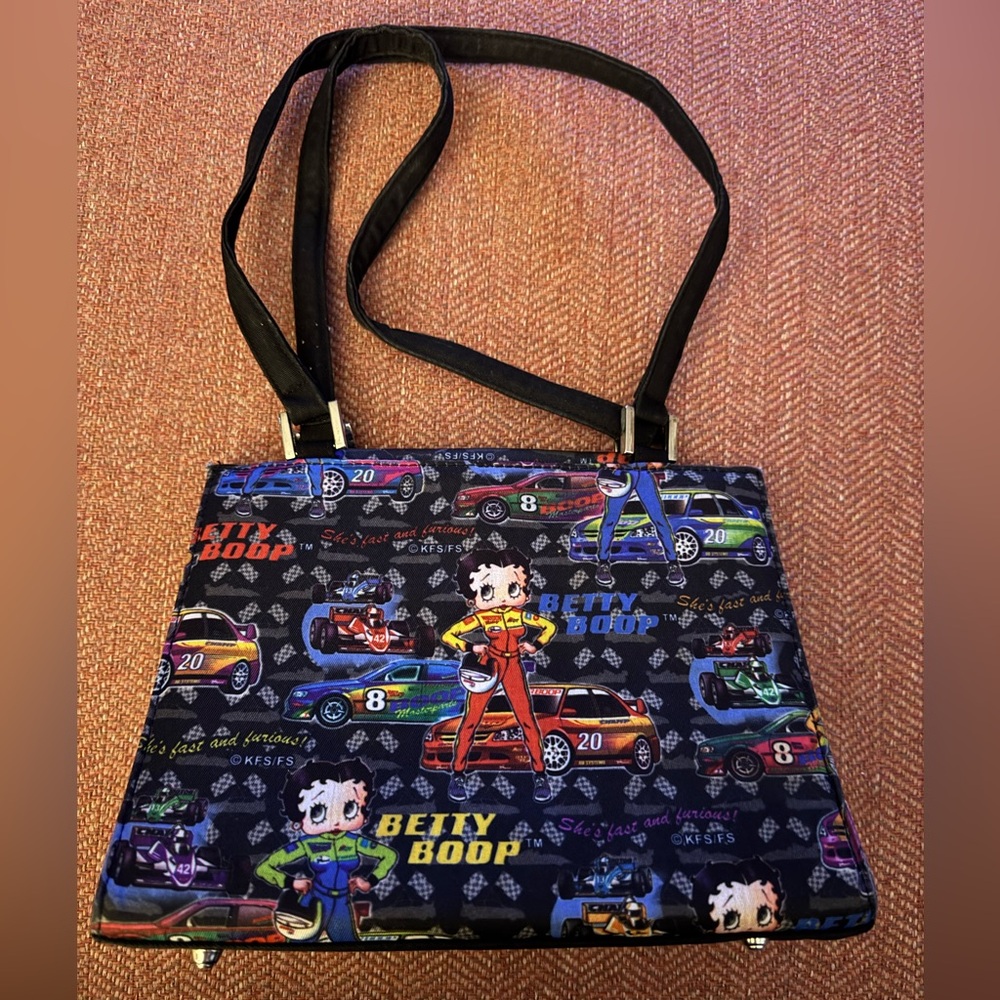 Betty Boop Racing Purse - Picture 4 of 4